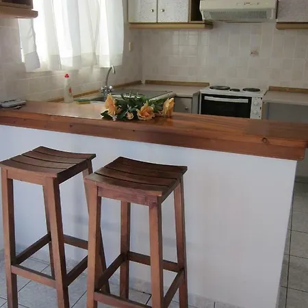 Likno's Island 公寓